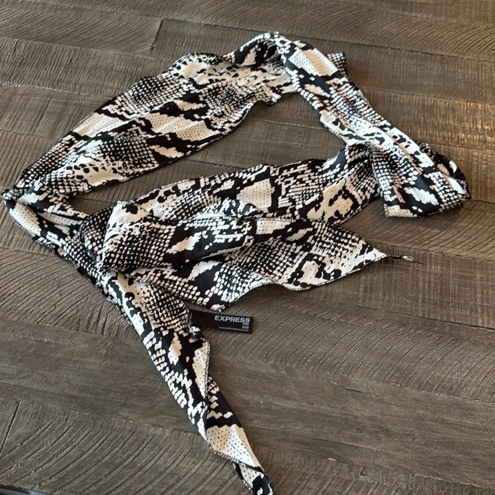 Express black and off white scarf